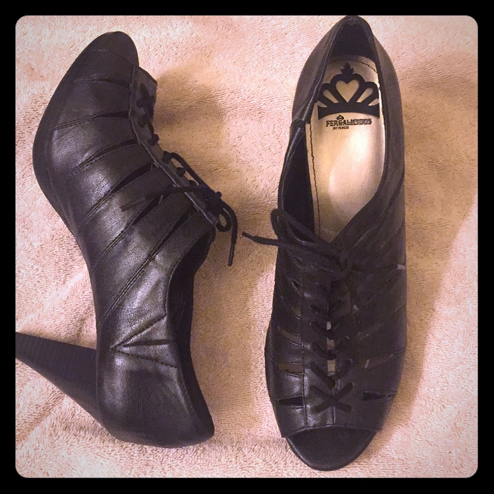 Leather booties heels with ties